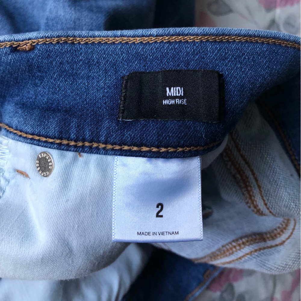 Midi Rise Express Shorts - Picture 3 of 5